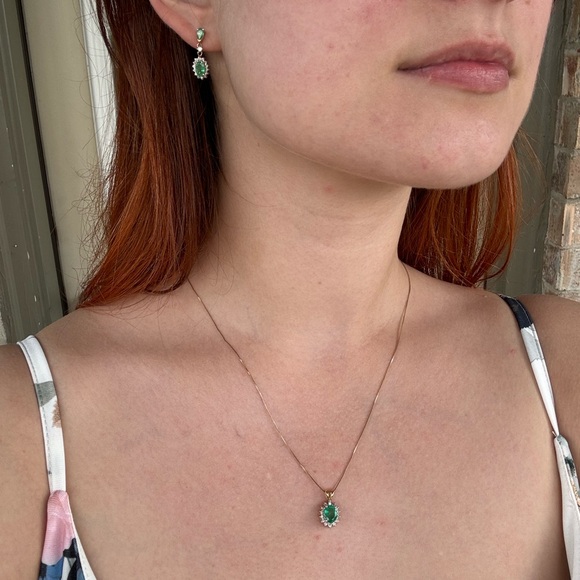 14K gold natural emerald pendant and earrings set - Picture 7 of 7